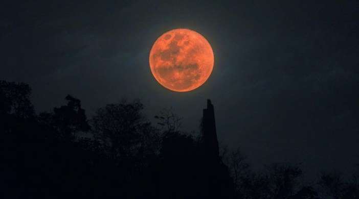 Το ΚΟΣΜΟΠΟΛΙΣ  στο Λόφο Νυμφών για μια Προμηθεϊκή αναφορά κατά την μεγάλη έκλειψη σελήνης&nbsp;(27/7/2018)!