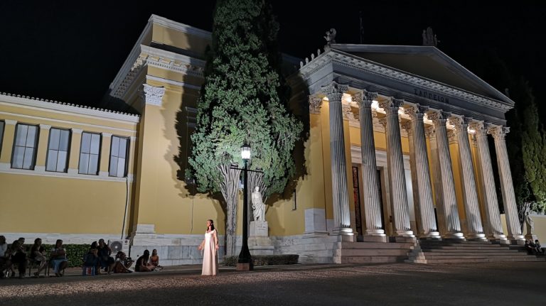 Το ΚΟΣΜΟΠΟΛΙΣ στη μοναδική παράσταση Ελένη του Ρίτσου στο πανέμορφο Ζάππειο!