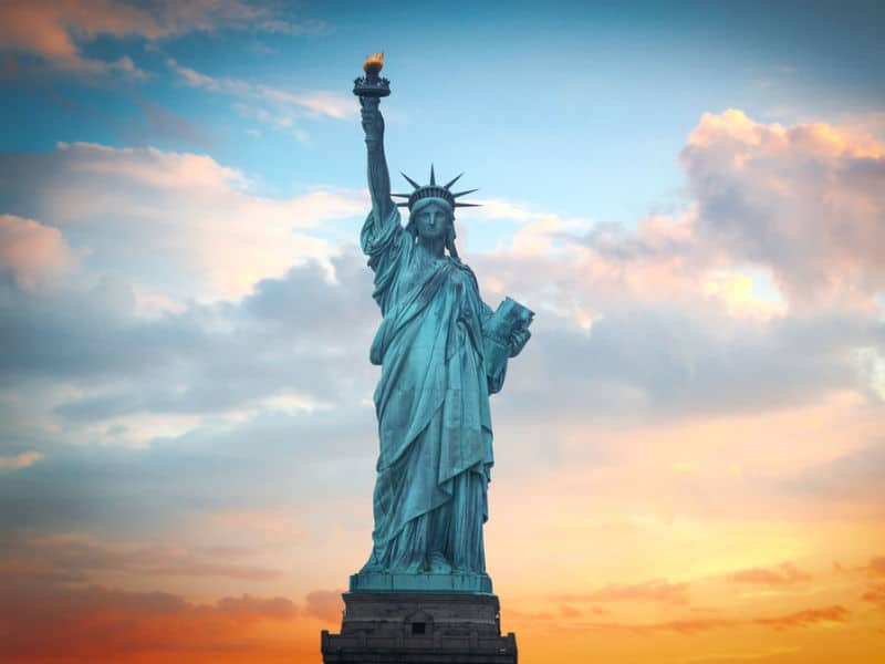 Η Ελευθερία, που ενώνει Ελλάδα, ΗΠΑ και Γαλλία, αλλά και όλους τους αγωνιζομένους, για μία ευδαίμονα&nbsp;ανθρωπότητα!